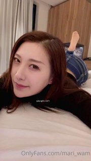 滿背紋身的風騷小妹，全程露臉奶子真不小伺候大哥激情啪啪，聽狼友指揮穿上黑絲高跟激情上位奶子亂飛好騷啊